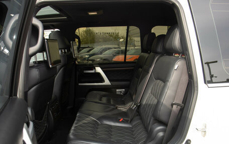 Toyota Land Cruiser 200, 2017 год, 7 398 000 рублей, 8 фотография