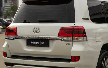 Toyota Land Cruiser 200, 2017 год, 7 398 000 рублей, 23 фотография