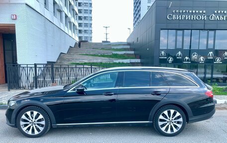 Mercedes-Benz E-Класс, 2019 год, 3 850 000 рублей, 4 фотография
