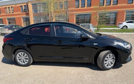 Hyundai Solaris II рестайлинг, 2017 год, 1 300 000 рублей, 4 фотография