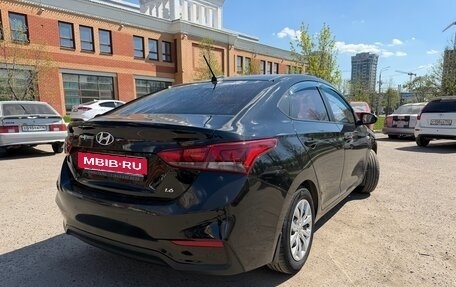 Hyundai Solaris II рестайлинг, 2017 год, 1 300 000 рублей, 3 фотография
