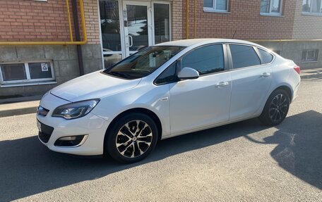 Opel Astra J, 2013 год, 900 000 рублей, 2 фотография