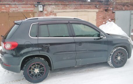 Volkswagen Tiguan I, 2010 год, 850 000 рублей, 4 фотография