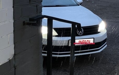 Volkswagen Jetta VI, 2015 год, 707 000 рублей, 2 фотография