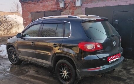 Volkswagen Tiguan I, 2010 год, 850 000 рублей, 2 фотография