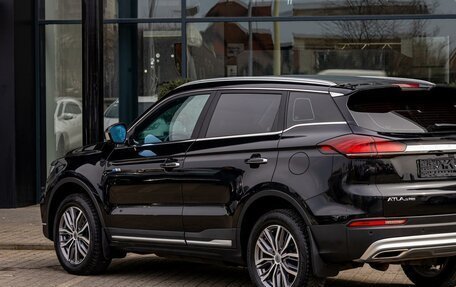 Geely Atlas, 2022 год, 1 825 000 рублей, 9 фотография
