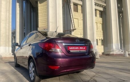Hyundai Solaris II рестайлинг, 2011 год, 1 045 000 рублей, 3 фотография