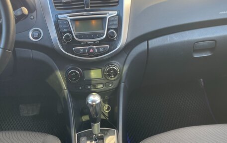 Hyundai Solaris II рестайлинг, 2011 год, 1 045 000 рублей, 24 фотография