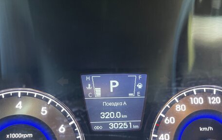 Hyundai Solaris II рестайлинг, 2011 год, 1 045 000 рублей, 35 фотография