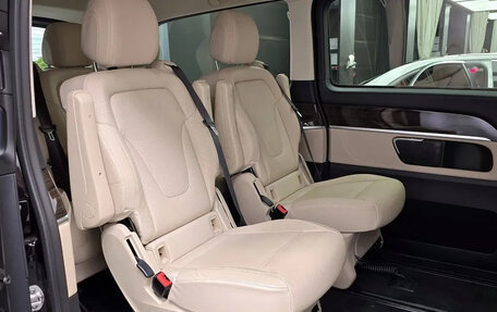 Mercedes-Benz V-Класс, 2023 год, 9 900 000 рублей, 11 фотография
