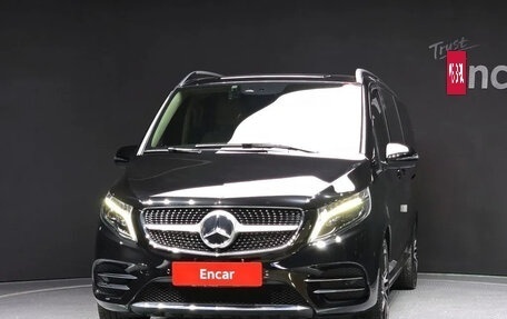 Mercedes-Benz V-Класс, 2023 год, 9 900 000 рублей, 3 фотография