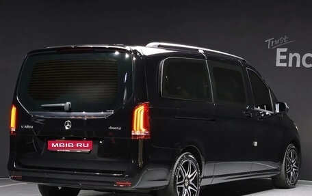 Mercedes-Benz V-Класс, 2023 год, 9 900 000 рублей, 2 фотография