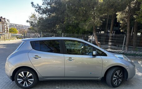 Nissan Leaf I, 2017 год, 1 500 000 рублей, 3 фотография