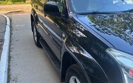 Toyota Land Cruiser Prado 120 рестайлинг, 2004 год, 1 900 000 рублей, 2 фотография