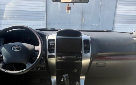 Toyota Land Cruiser Prado 120 рестайлинг, 2004 год, 1 900 000 рублей, 30 фотография