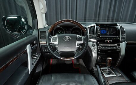 Toyota Land Cruiser 200, 2013 год, 4 499 000 рублей, 8 фотография