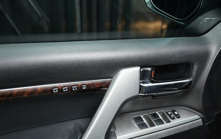 Toyota Land Cruiser 200, 2013 год, 4 499 000 рублей, 10 фотография