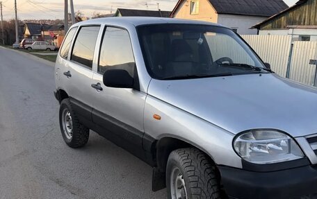 Chevrolet Niva I рестайлинг, 2003 год, 199 000 рублей, 3 фотография