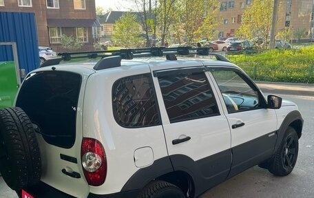Chevrolet Niva I рестайлинг, 2014 год, 650 000 рублей, 3 фотография