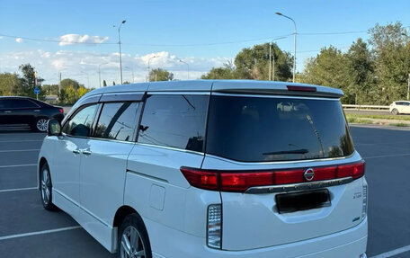 Nissan Elgrand III, 2012 год, 1 100 000 рублей, 2 фотография