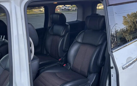 Nissan Elgrand III, 2012 год, 1 100 000 рублей, 12 фотография