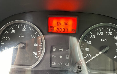 Renault Sandero I, 2013 год, 660 000 рублей, 2 фотография