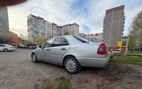 Mercedes-Benz C-Класс, 1993 год, 330 000 рублей, 3 фотография