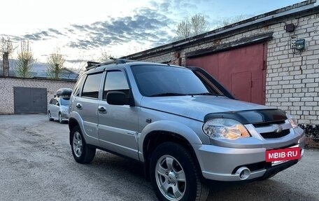 Chevrolet Niva I рестайлинг, 2010 год, 430 000 рублей, 3 фотография