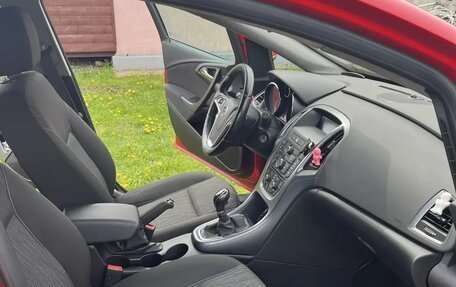 Opel Astra J, 2014 год, 1 050 000 рублей, 2 фотография