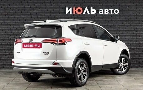 Toyota RAV4, 2018 год, 2 390 000 рублей, 5 фотография