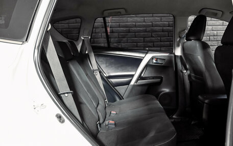 Toyota RAV4, 2018 год, 2 390 000 рублей, 18 фотография