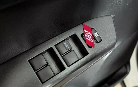 Toyota RAV4, 2018 год, 2 390 000 рублей, 14 фотография