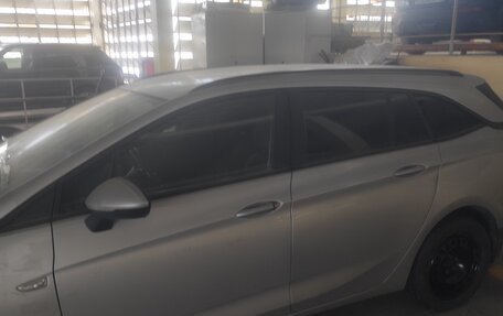 Opel Astra K, 2019 год, 599 000 рублей, 10 фотография