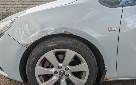 Opel Astra J, 2011 год, 600 000 рублей, 3 фотография