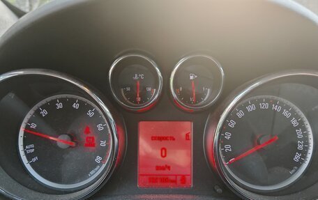 Opel Astra J, 2011 год, 600 000 рублей, 13 фотография