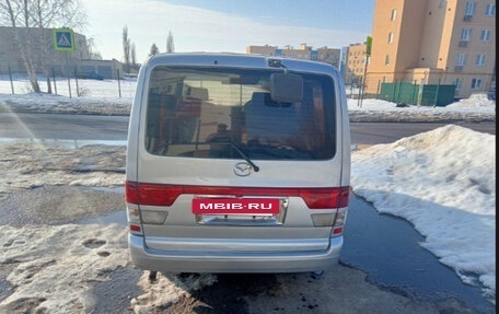 Mazda Bongo Friendee i рестайлинг, 2001 год, 680 000 рублей, 2 фотография
