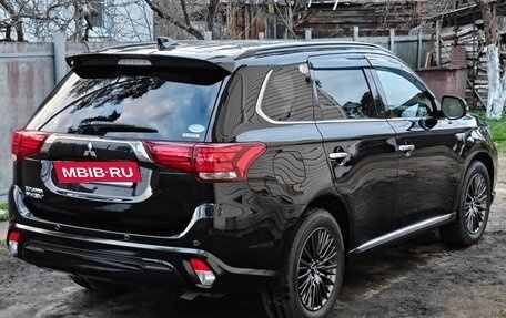 Mitsubishi Outlander III рестайлинг 3, 2019 год, 3 100 000 рублей, 7 фотография