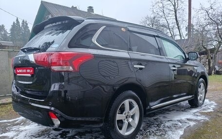 Mitsubishi Outlander III рестайлинг 3, 2019 год, 3 100 000 рублей, 11 фотография