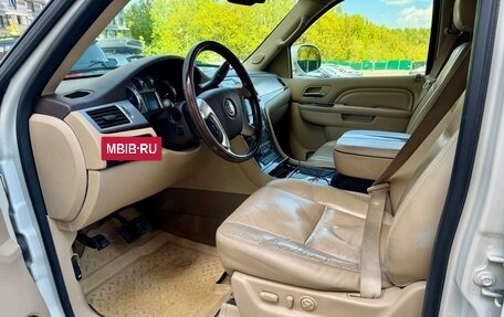Cadillac Escalade III, 2011 год, 1 950 000 рублей, 8 фотография