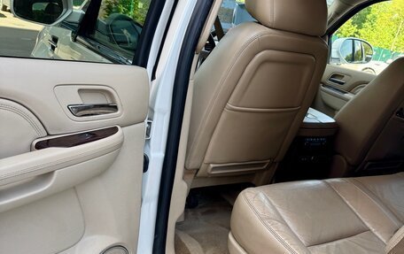 Cadillac Escalade III, 2011 год, 1 950 000 рублей, 16 фотография