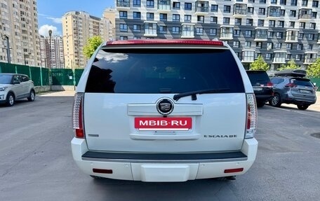 Cadillac Escalade III, 2011 год, 1 950 000 рублей, 20 фотография