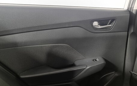 Hyundai Solaris II рестайлинг, 2021 год, 1 650 000 рублей, 19 фотография