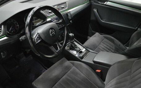 Skoda Superb III рестайлинг, 2017 год, 2 100 000 рублей, 10 фотография