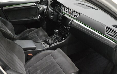 Skoda Superb III рестайлинг, 2017 год, 2 100 000 рублей, 13 фотография