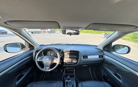 Mitsubishi Outlander III рестайлинг 3, 2014 год, 1 390 000 рублей, 7 фотография