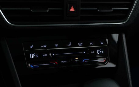 Volkswagen Tiguan II, 2021 год, 4 107 444 рублей, 19 фотография