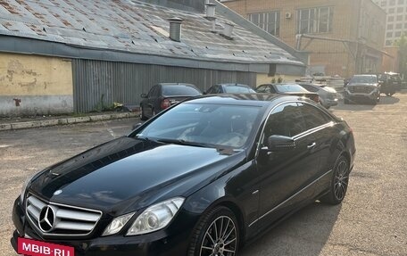 Mercedes-Benz E-Класс, 2010 год, 1 350 000 рублей, 2 фотография