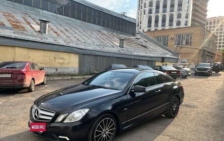 Mercedes-Benz E-Класс, 2010 год, 1 350 000 рублей, 4 фотография