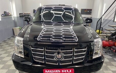 Cadillac Escalade III, 2010 год, 2 750 000 рублей, 1 фотография