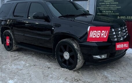 Cadillac Escalade III, 2010 год, 2 750 000 рублей, 14 фотография